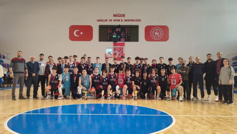 Basketbolda 15 Temmuz Şehitleri Spor Lisesi Şampiyon Oldu