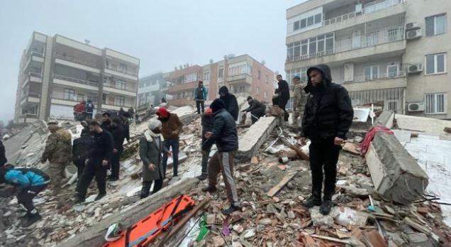 Son Dakika! 10 ili etkileyen depremde 76 vatandaşımız hayatını kaybetti, 440 kişi yaralandı